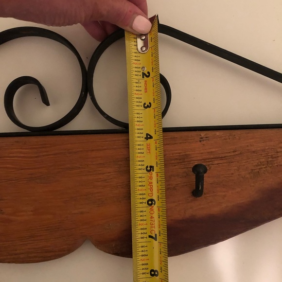 Wall rack with hooks - Picture 2 of 2